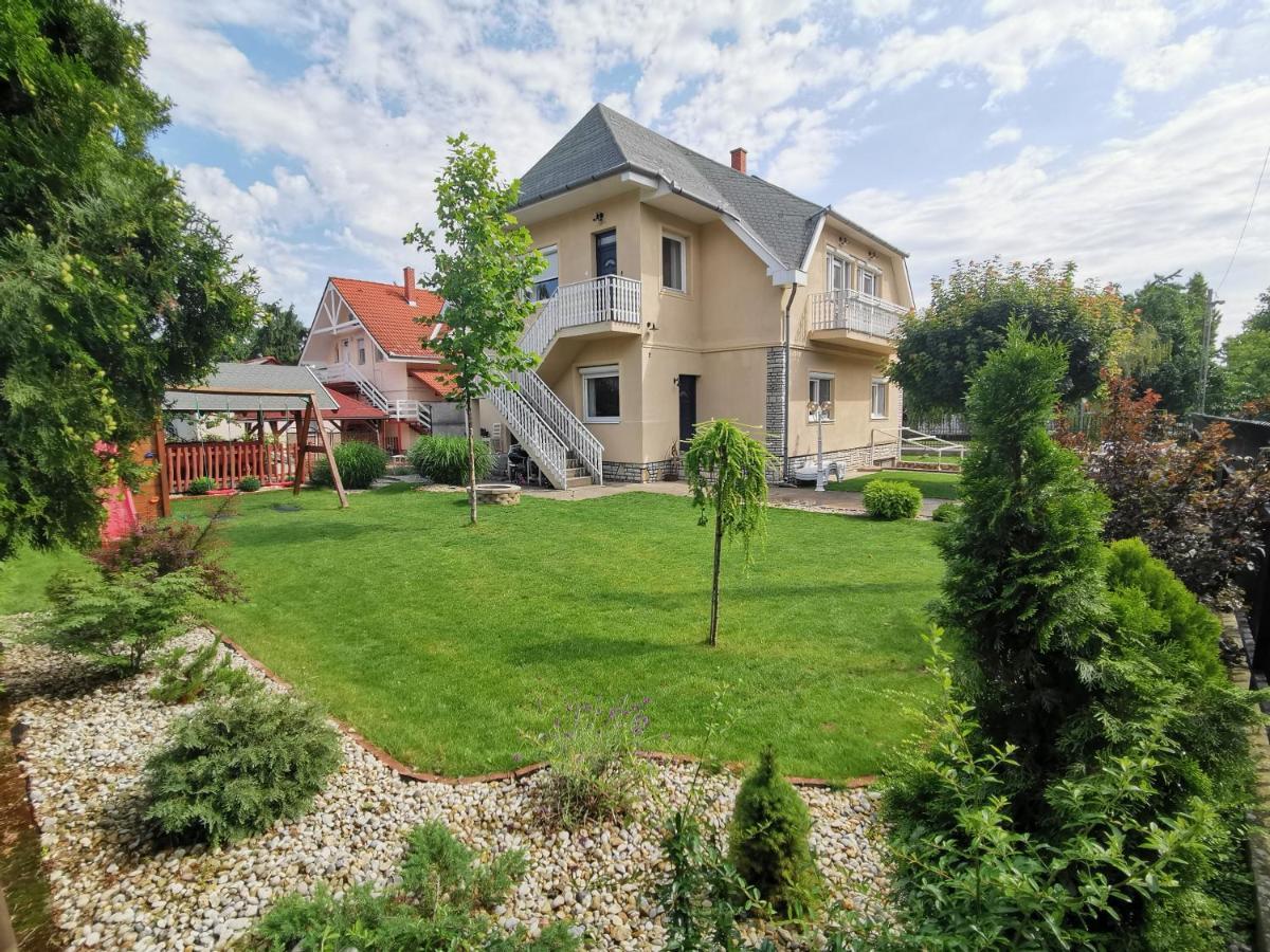 Family Garden Apartmanhaz Siófok Extérieur photo